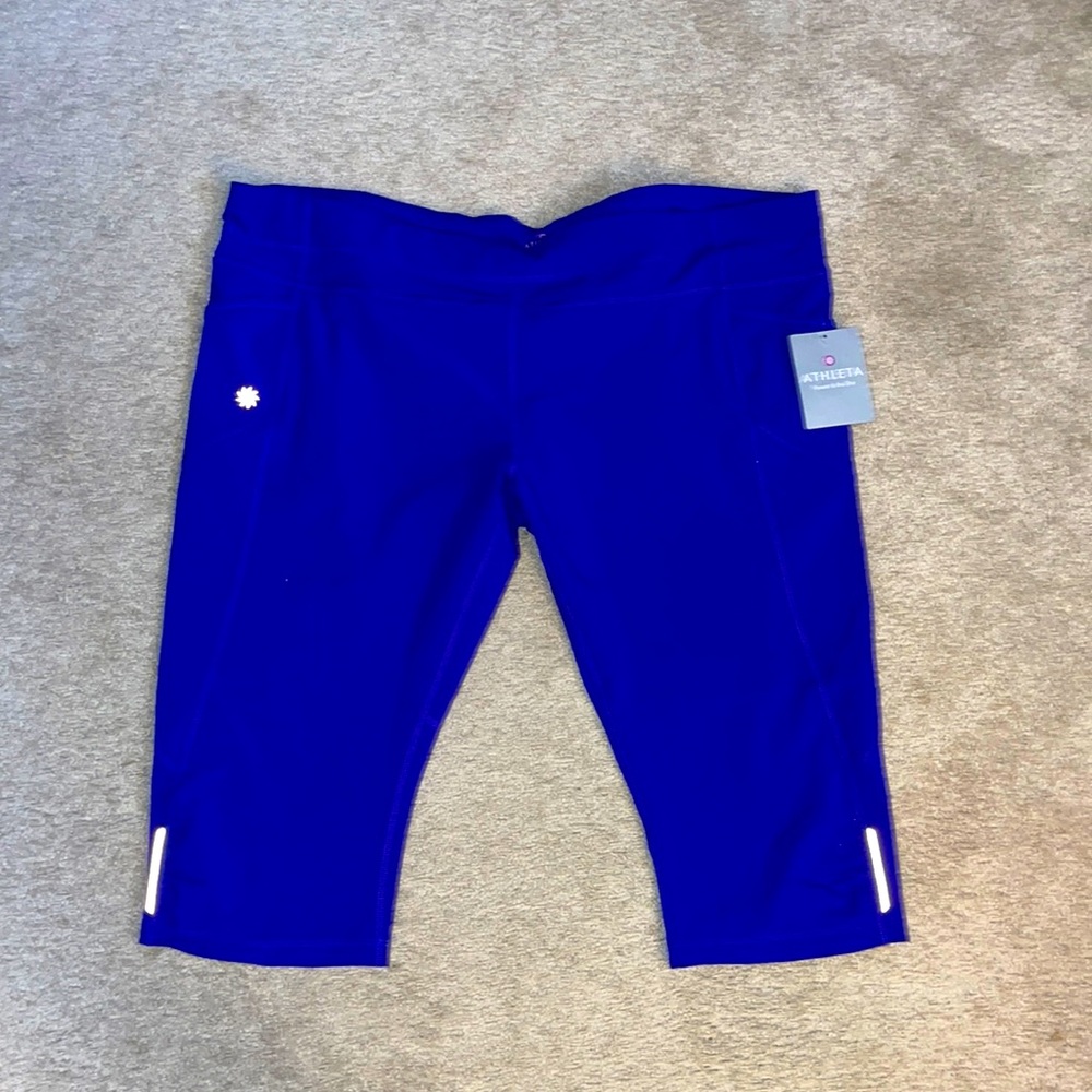 NWT super lightweight above the knee Capri with super stretch & reflective tabs